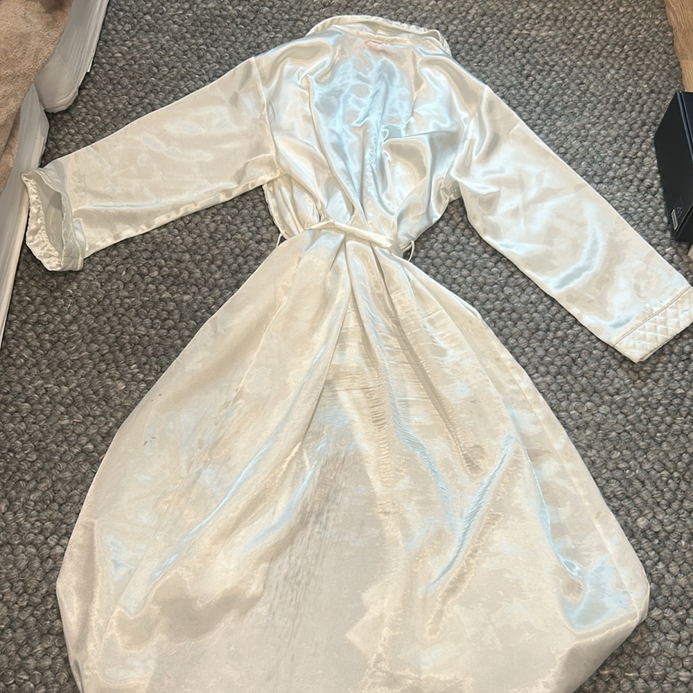 Oscar De La Renta Pink Label Cream Satin Robe One Size Fits All - Picture 13 of 13